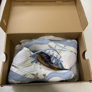 ASICS womens wrestling shoes